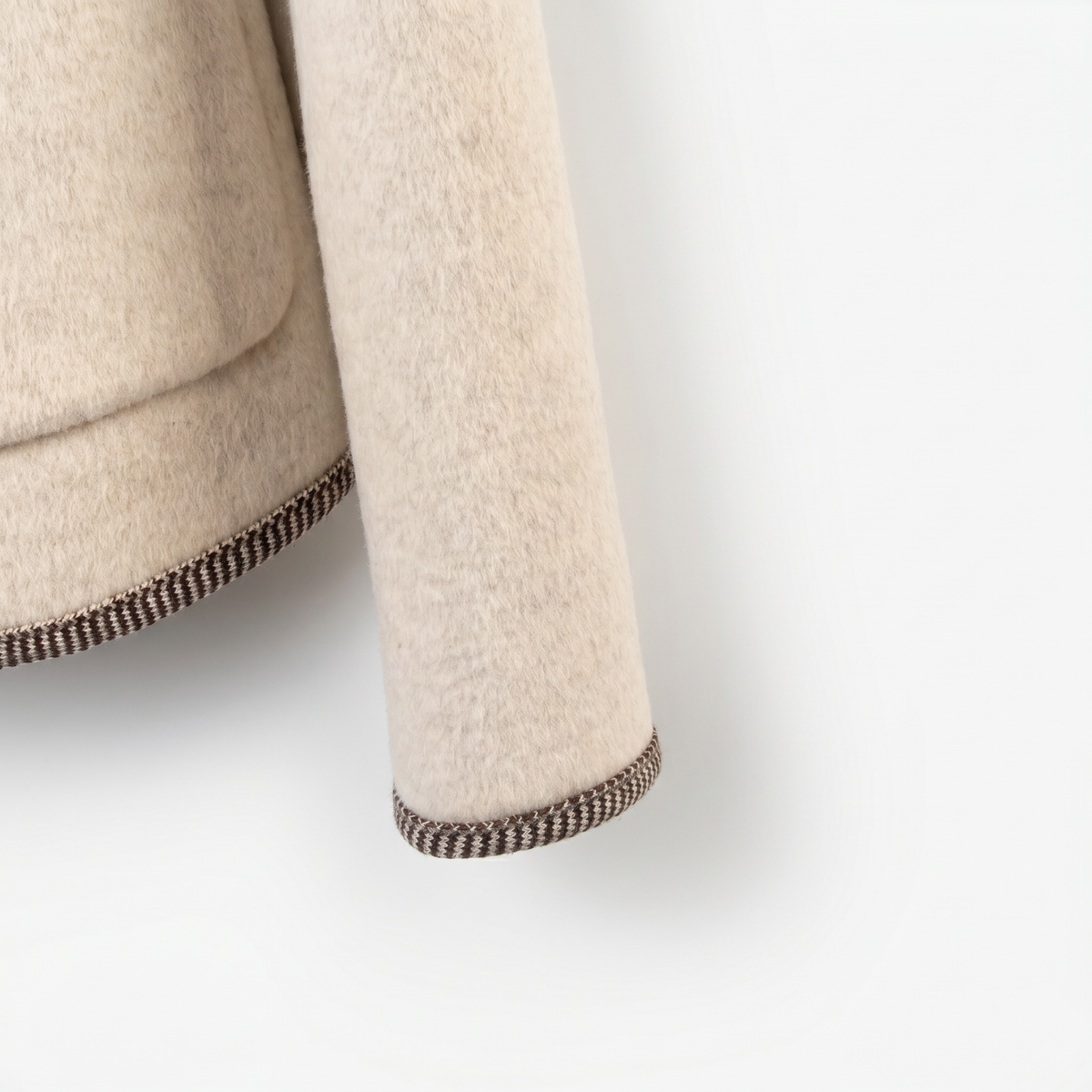 Premium Cashmere-Wool Blend Jacket with Matching Accessory Bag – Modern Tailored Fit